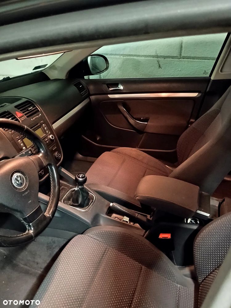 Volkswagen Jetta 2.0 FSI Comfortline - 18