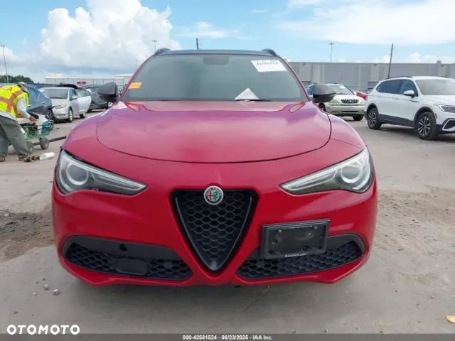 Alfa Romeo Stelvio 2.0 Turbo 16V AT8-Q4 Veloce Ti - 2
