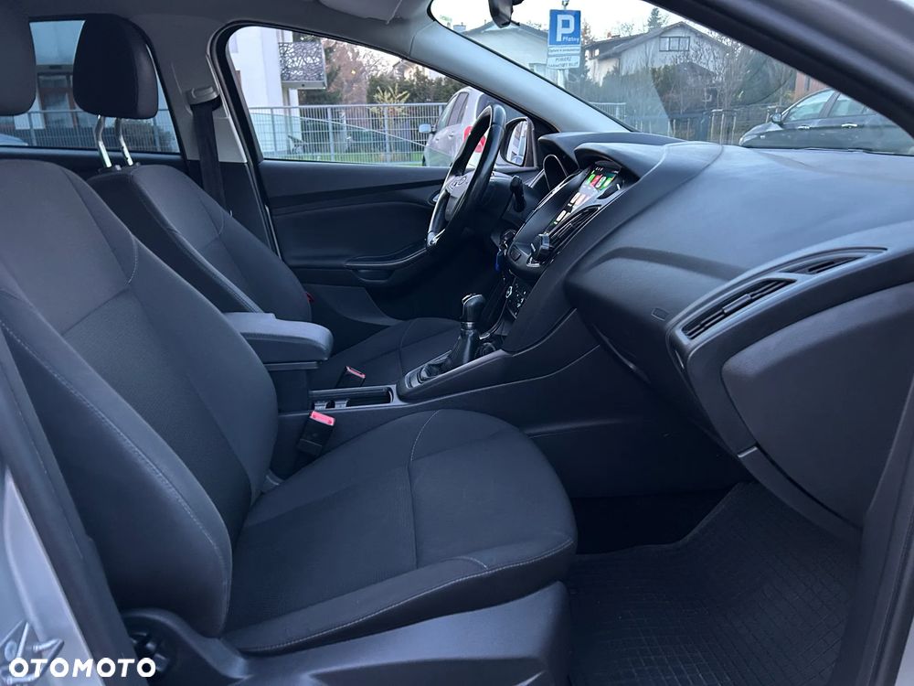 Ford Focus 1.6 Trend - 22