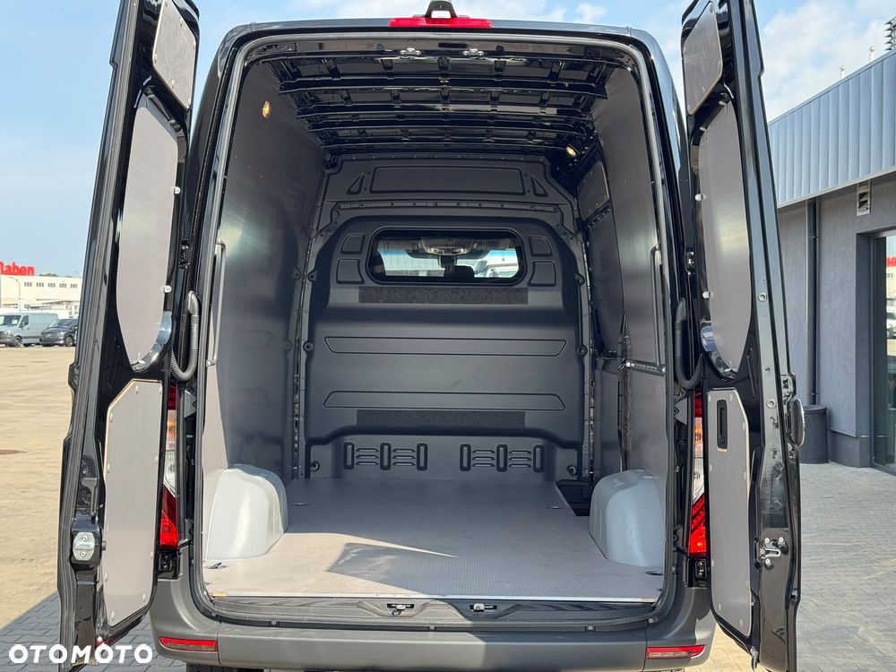 Mercedes-Benz Sprinter - 22