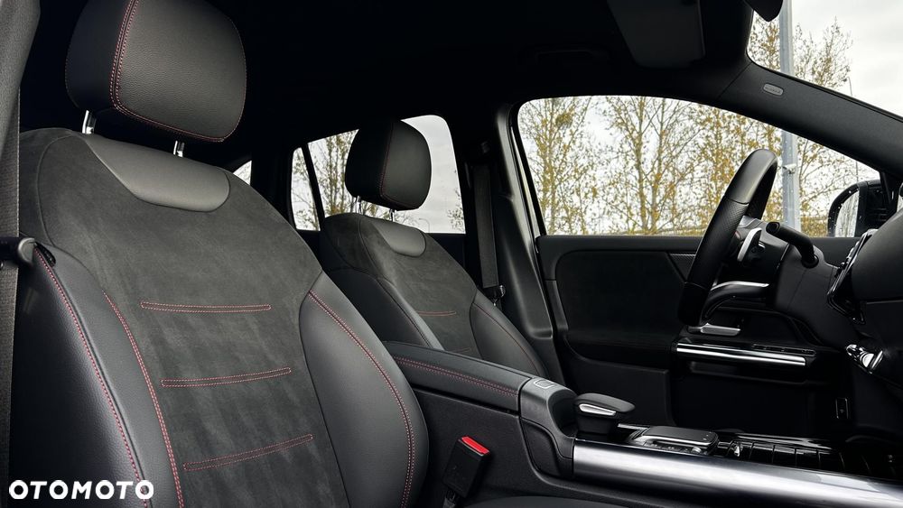 Mercedes-Benz GLA - 23