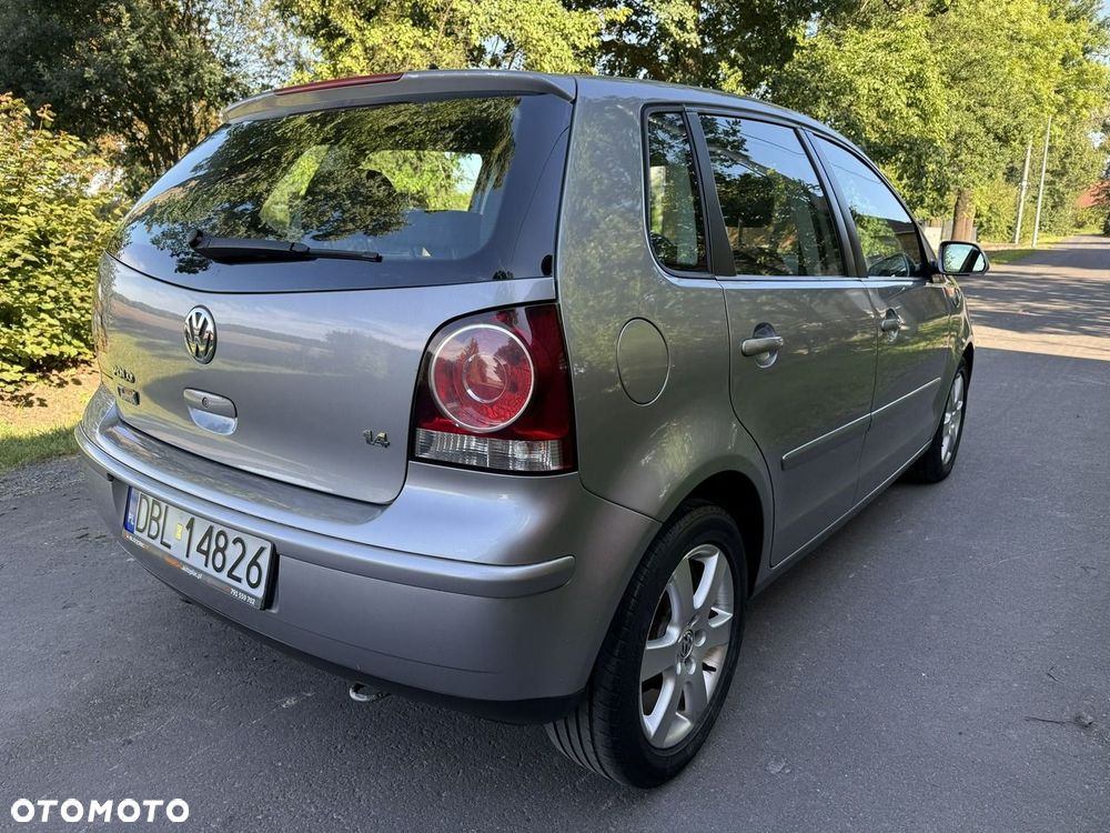 Volkswagen Polo 1.4 16V Comfortline - 26
