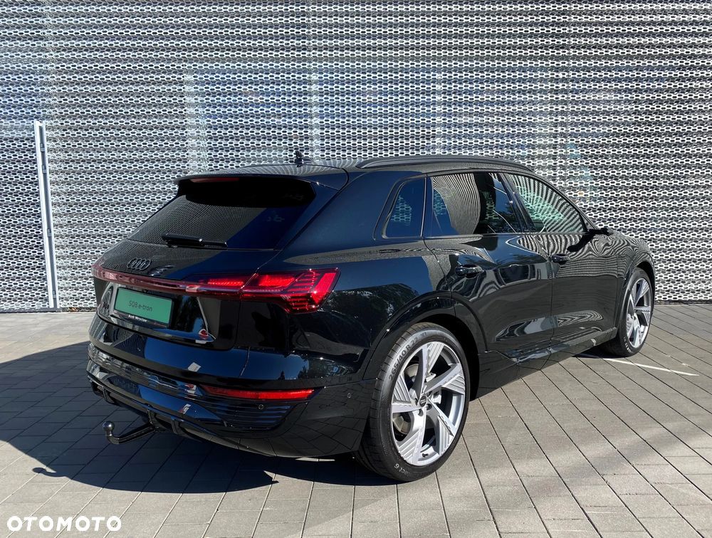 Audi Q8 e-tron 55 Quattro S Line - 5