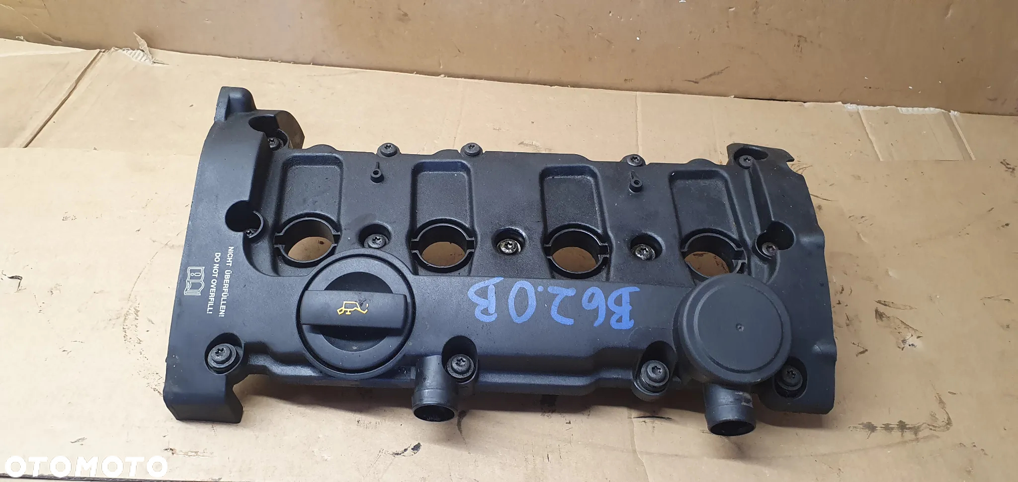 Osłona pokrywa silnika zaworów VW Passat B6 2.0 FSI 06F103469D - 3