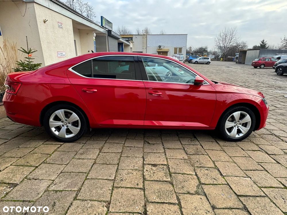 Skoda Superb 2.0 TDI SCR Style DSG - 3