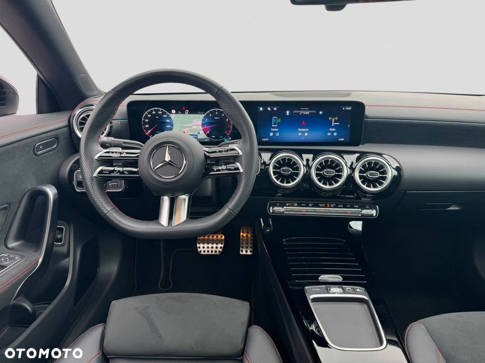Mercedes-Benz CLA - 26