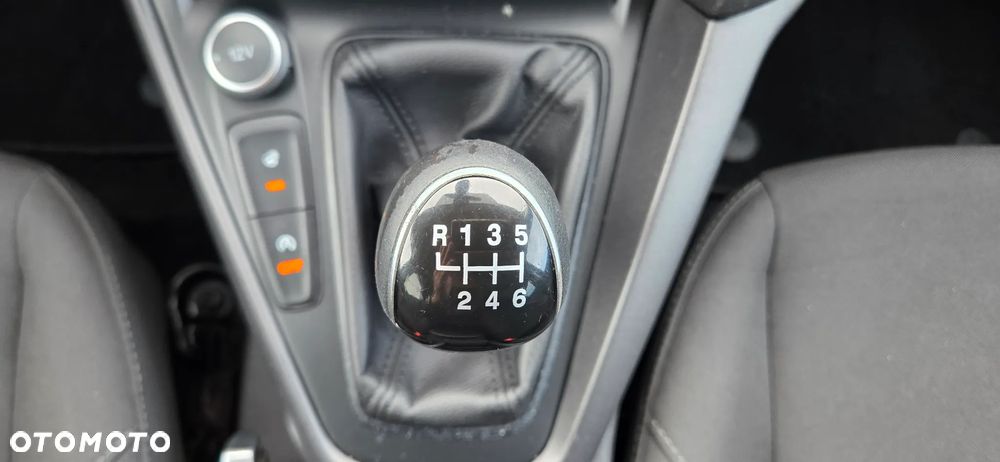 Ford Focus 1.0 EcoBoost Titanium - 24