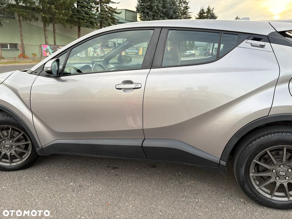 Toyota C-HR - 13
