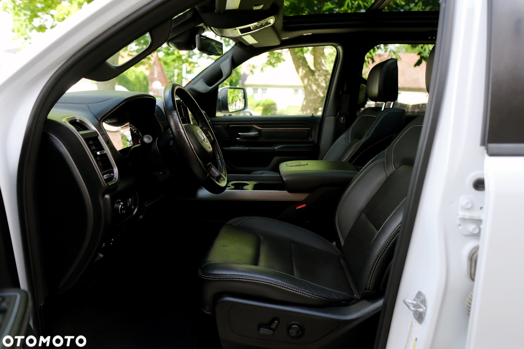 RAM 1500 Crew Cab Sport - 14
