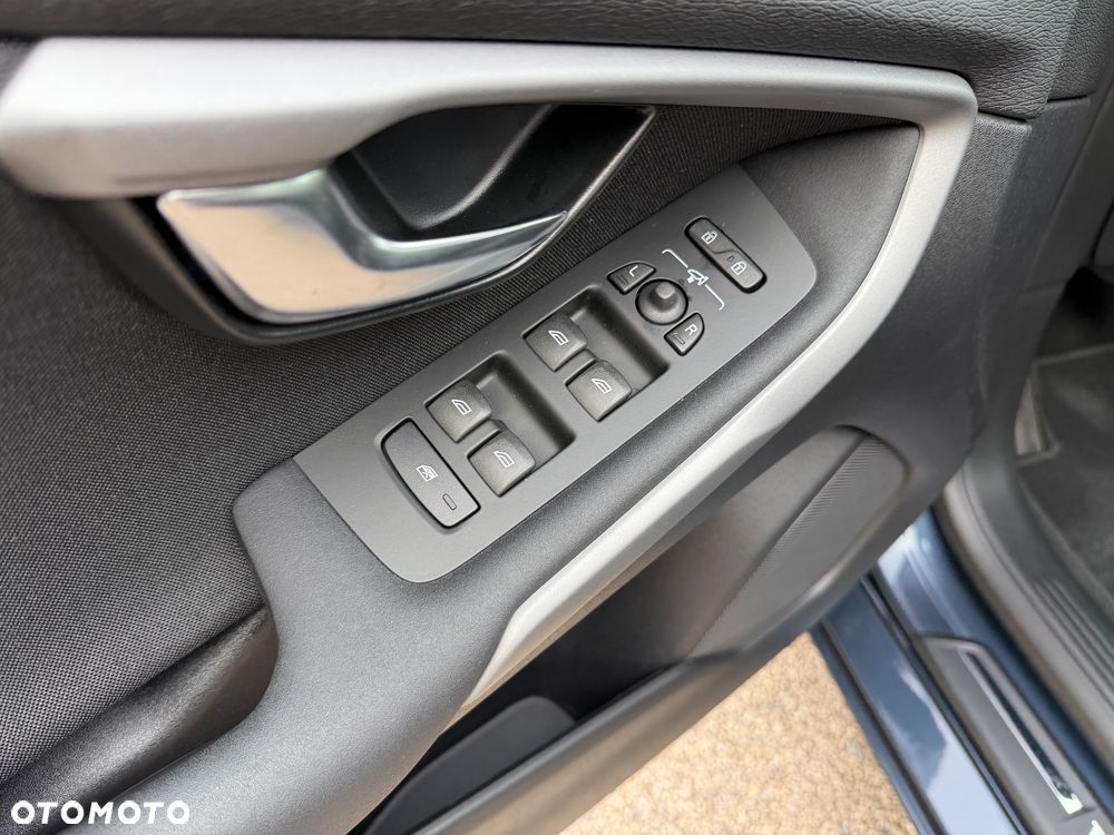 Volvo V40 D2 Momentum - 20