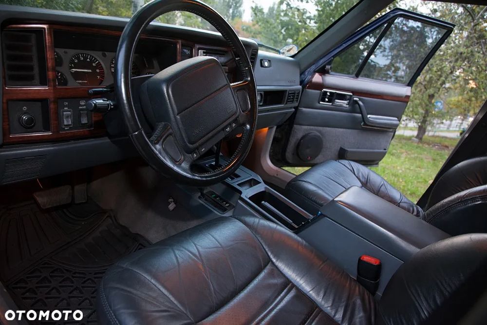 Jeep Cherokee - 11