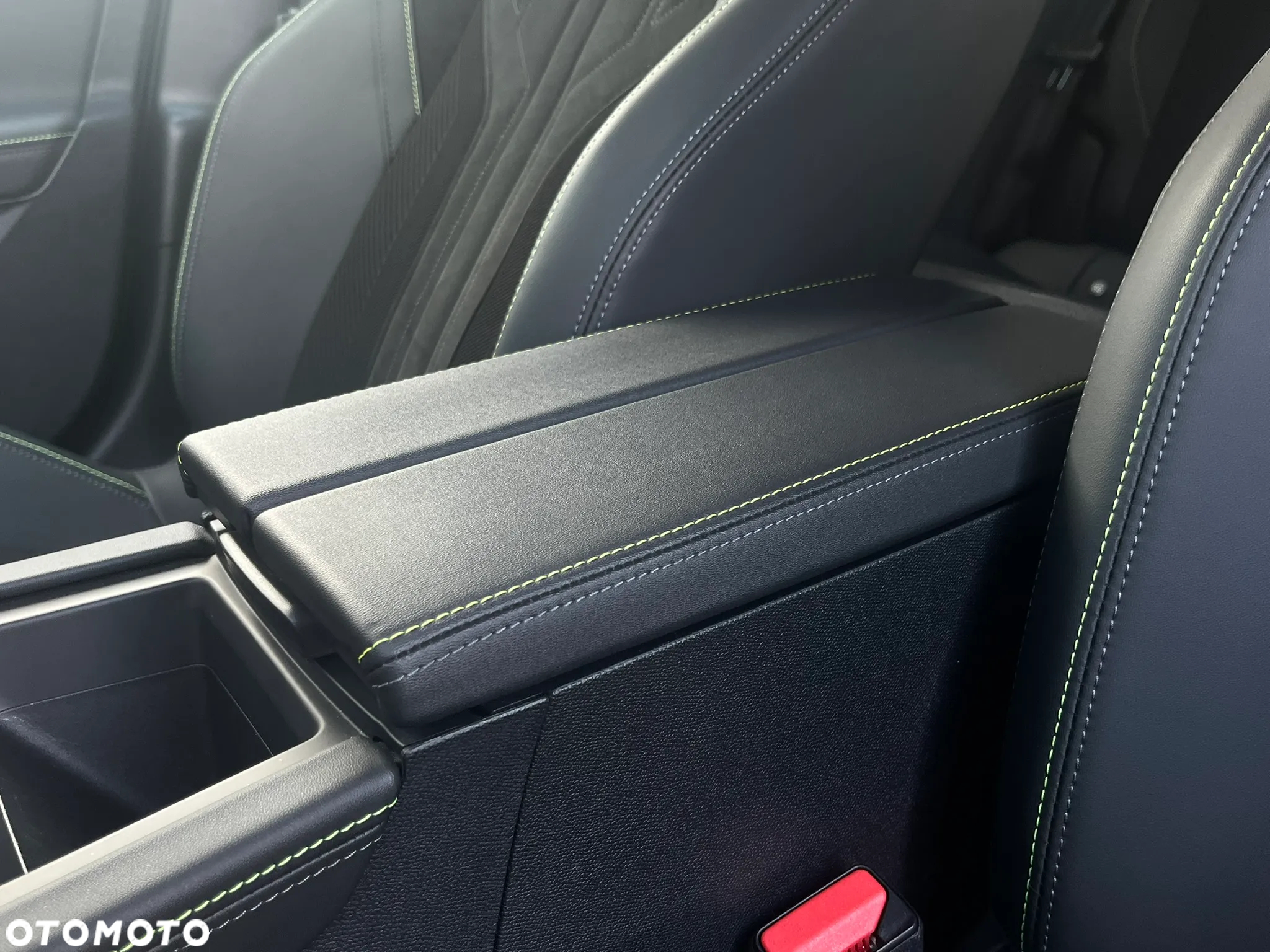 Peugeot 408 1.2 PureTech mHEV GT S&S e-DSC6 - 27