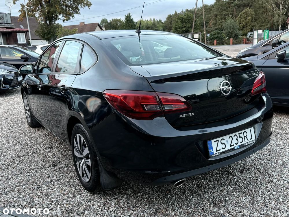 Opel Astra 1.4 T Active - 4