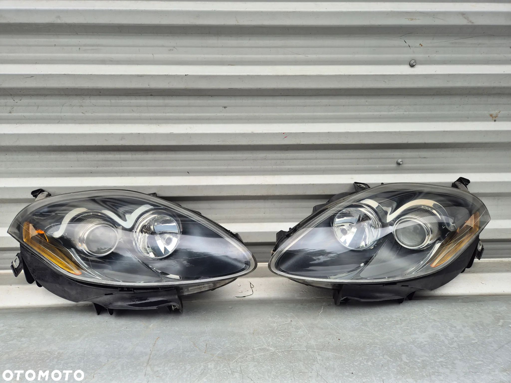 Lampa Reflektor lewy prawy przód Fiat Bravo II komplet - 1