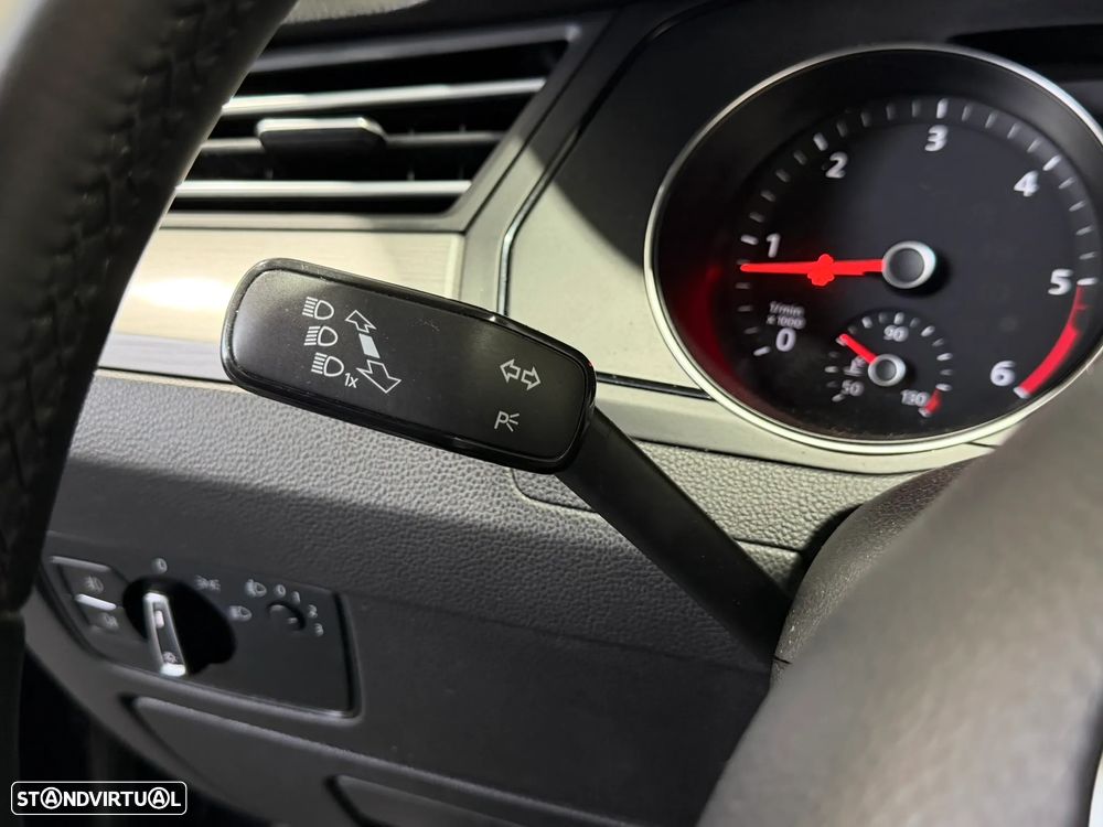 VW Passat Variant 1.6 TDI Confortline - 23
