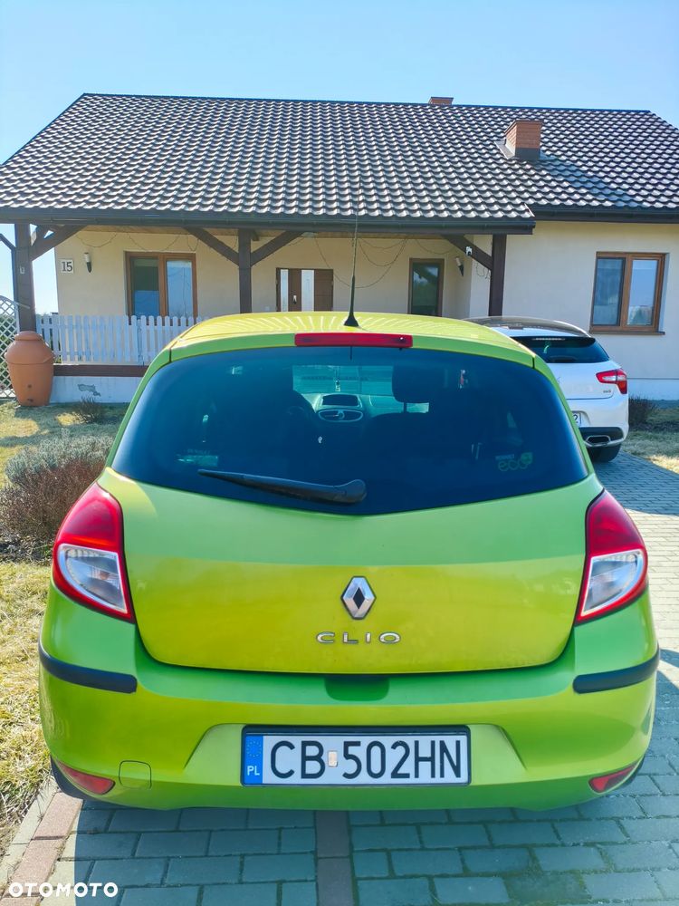 Renault Clio 1.2 16V Life - 3