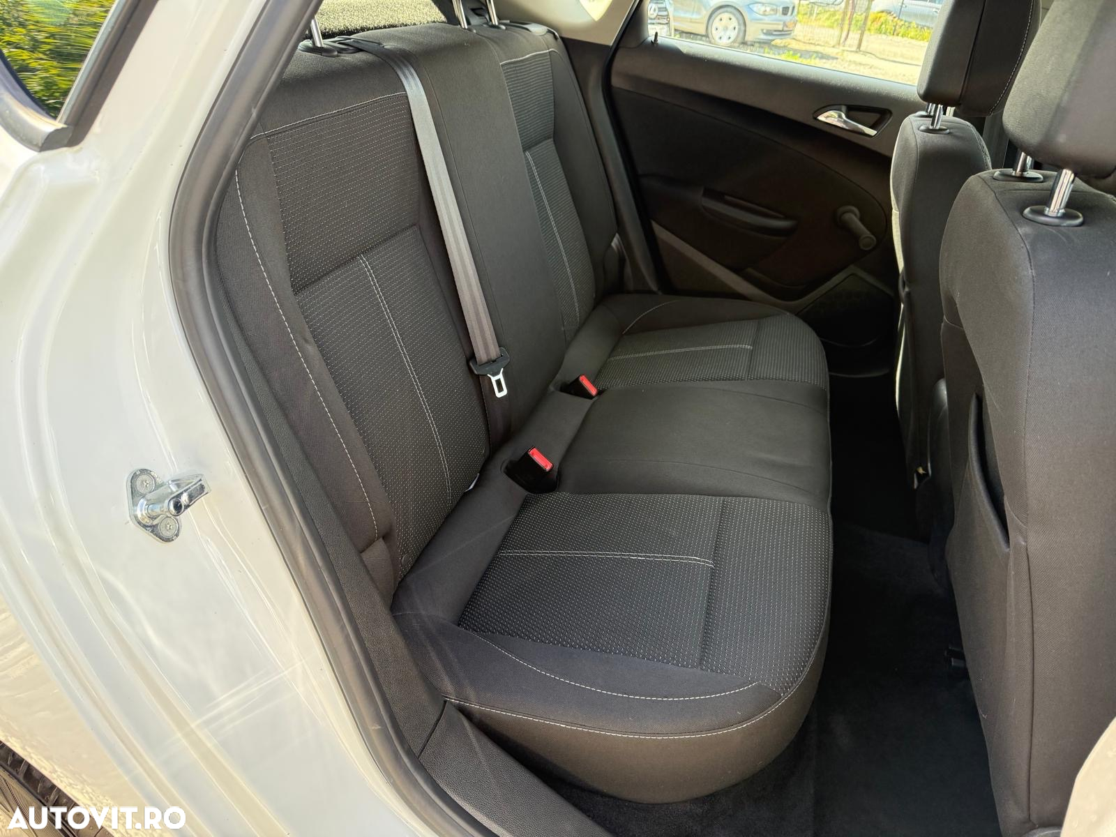 Opel Astra 1.6 CDTI DPF ecoFLEX Start/Stop Style - 9