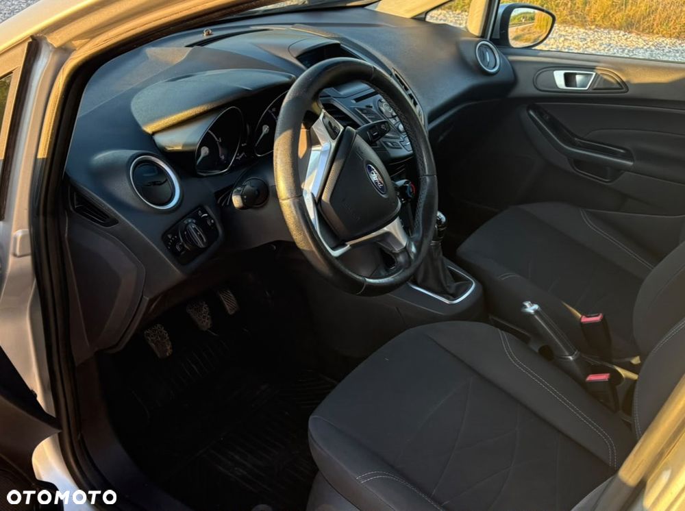 Ford Fiesta - 10