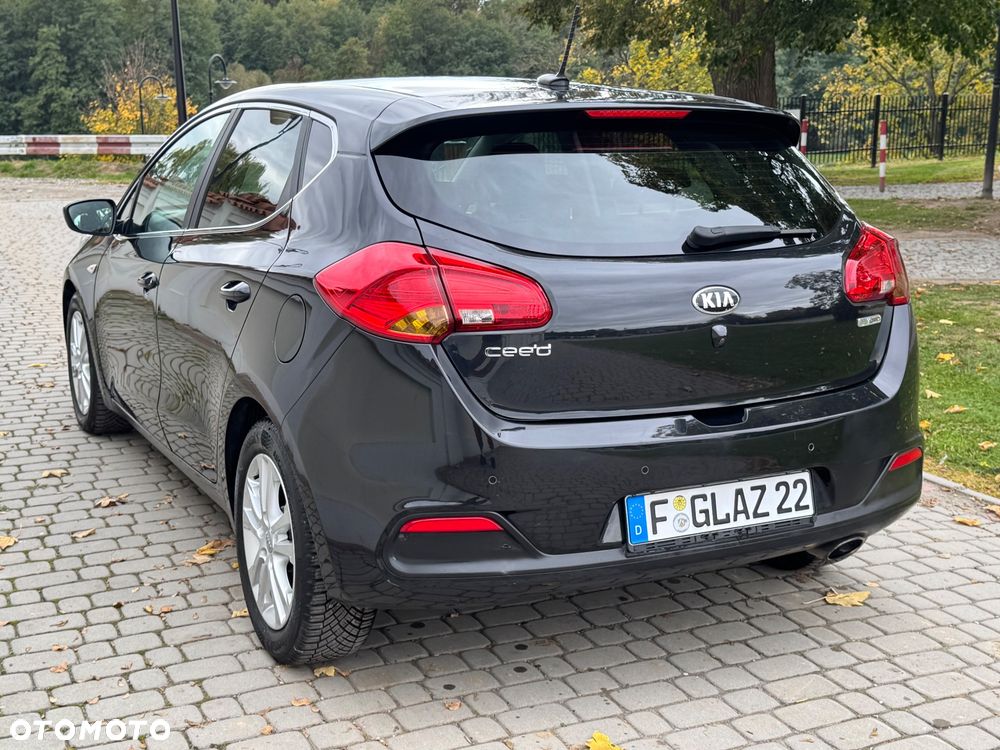 Kia Ceed - 32