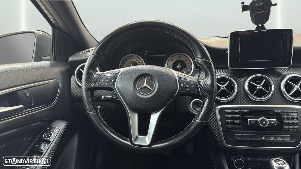 Mercedes-Benz A 200 d AMG Line - 8