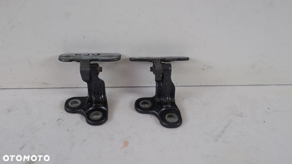 RANGE ROVER VELAR L560 ZAWIASY DRZWI LEWYCH TYŁ