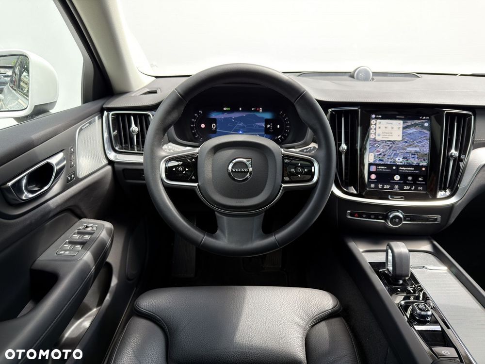Volvo V60 Cross Country - 18