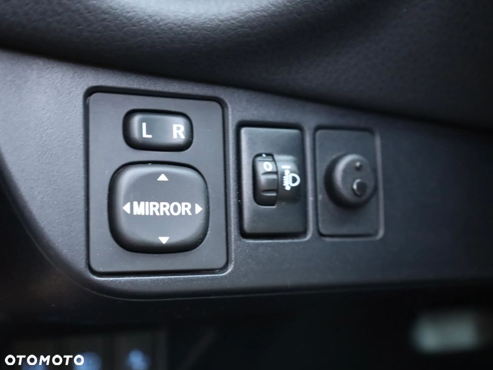 Toyota Yaris Hybrid 100 Premium EU6 - 25