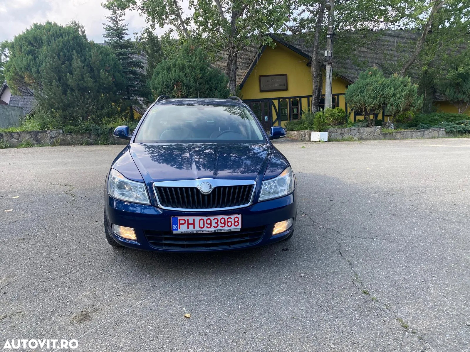 Skoda Octavia Combi 1.8 TSI Ambiente - 2