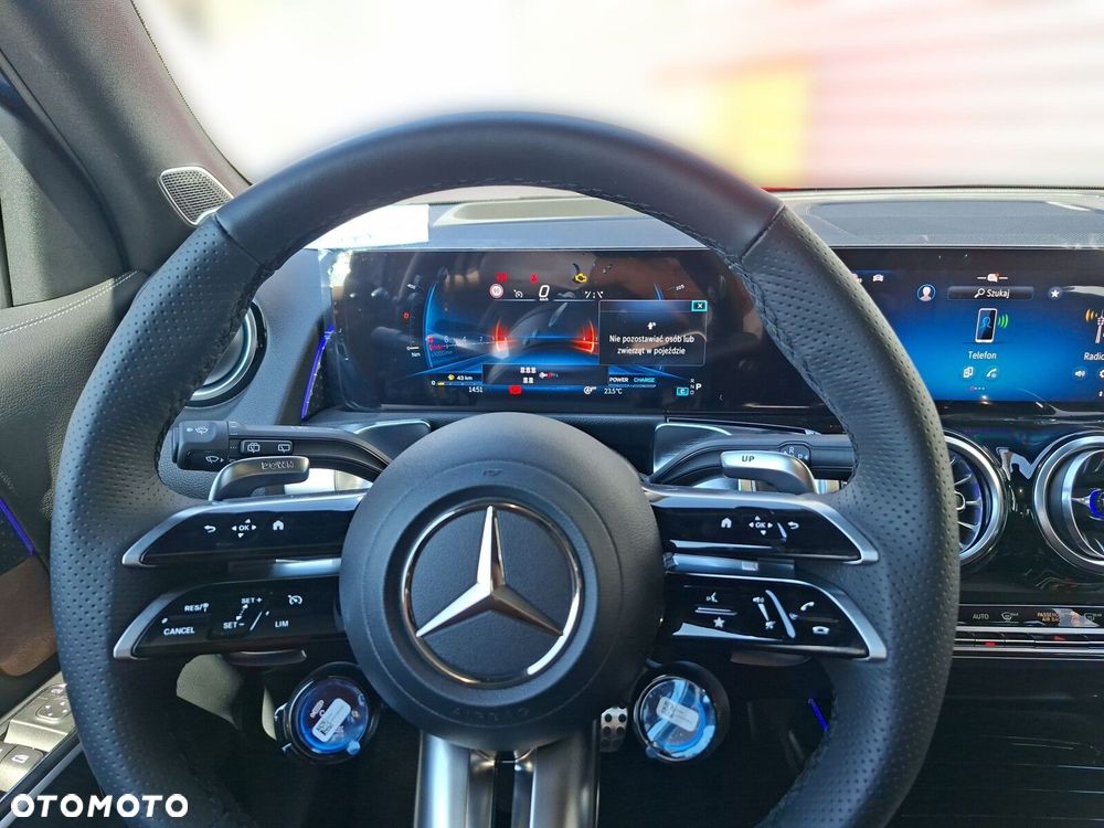 Mercedes-Benz GLB - 11