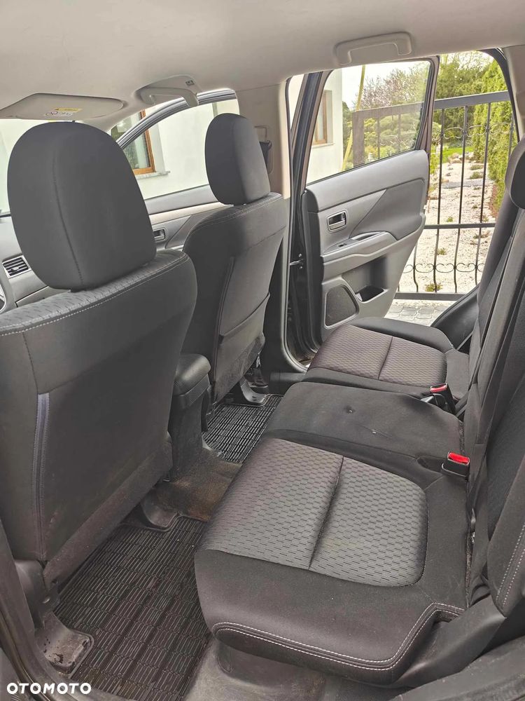 Mitsubishi Outlander 2.0 Intense 2WD - 16
