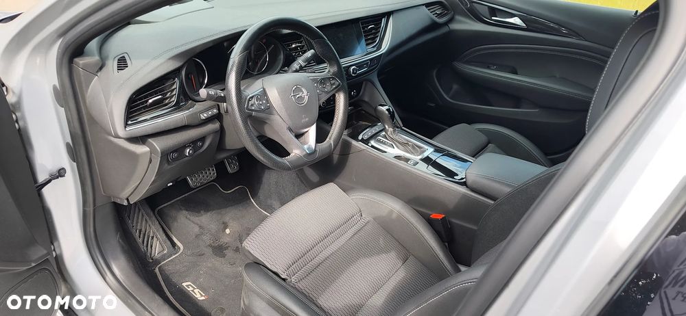 Opel Insignia 2.0 T 4x4 GSi S&S - 9