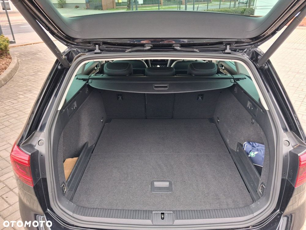 Volkswagen Passat - 8