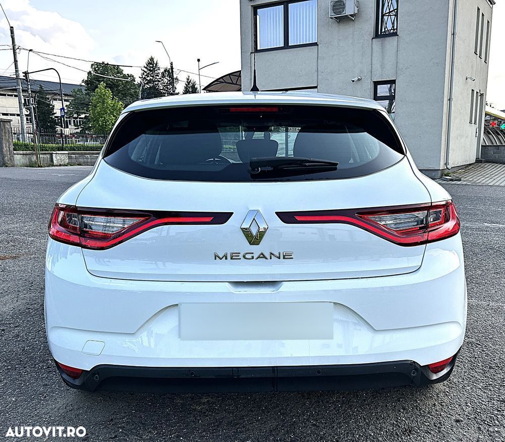Renault Megane TCe 115 GPF ZEN - 10