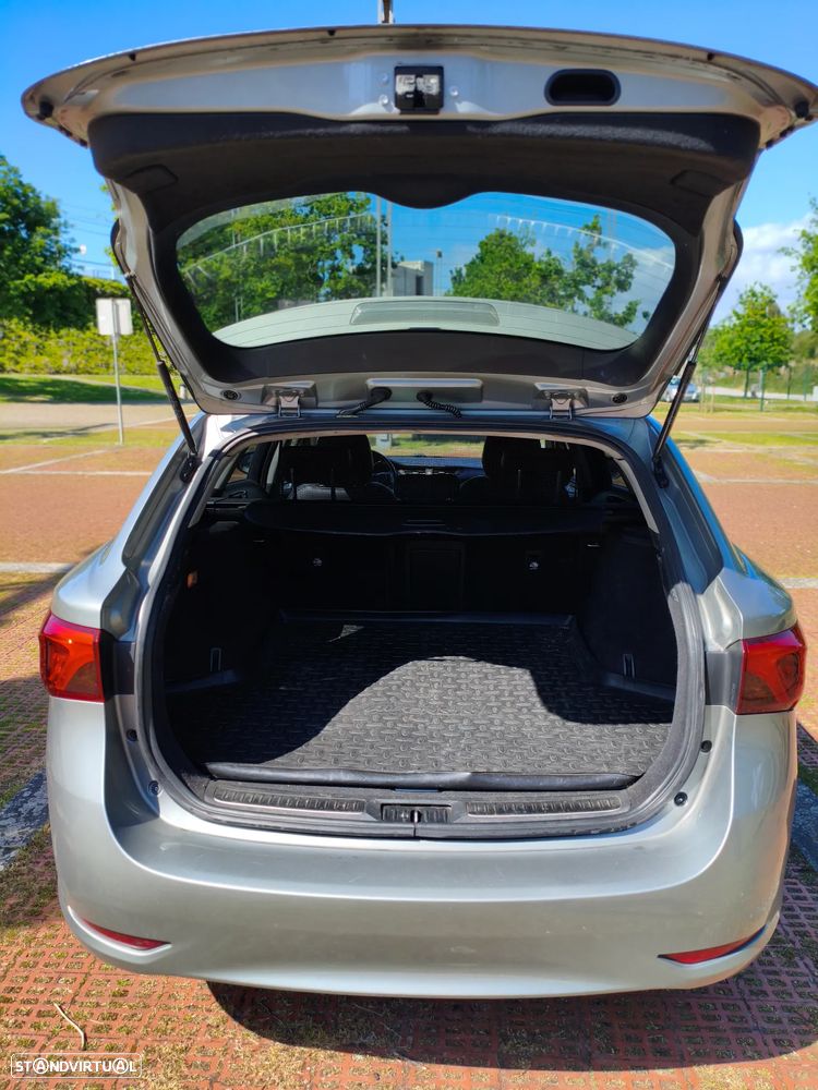 Toyota Avensis SW 2.0 D-4D Luxury+GPS - 9