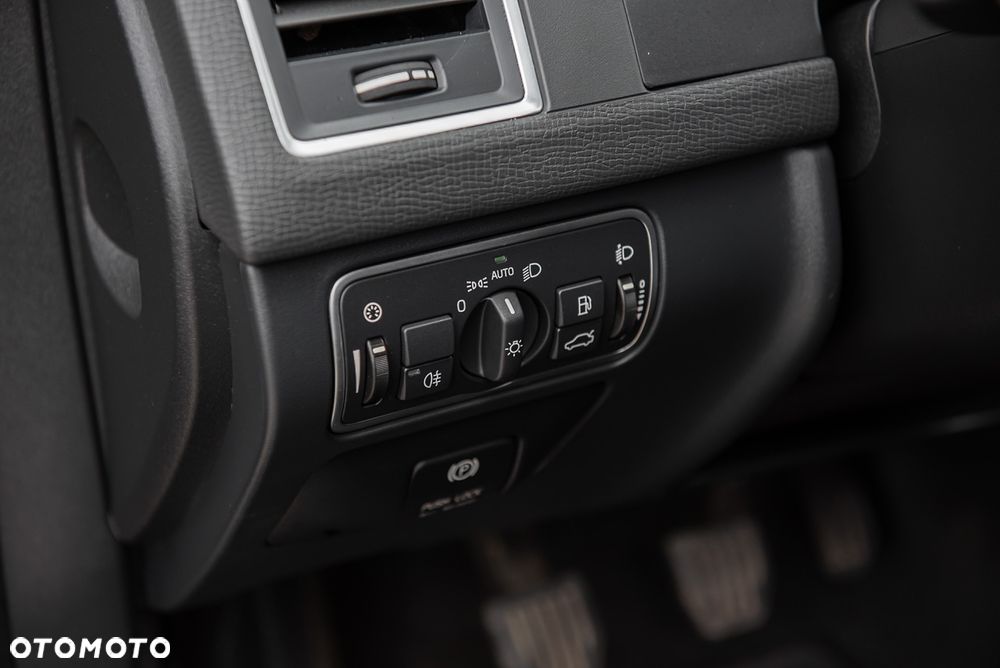 Volvo XC 60 D4 Momentum - 27