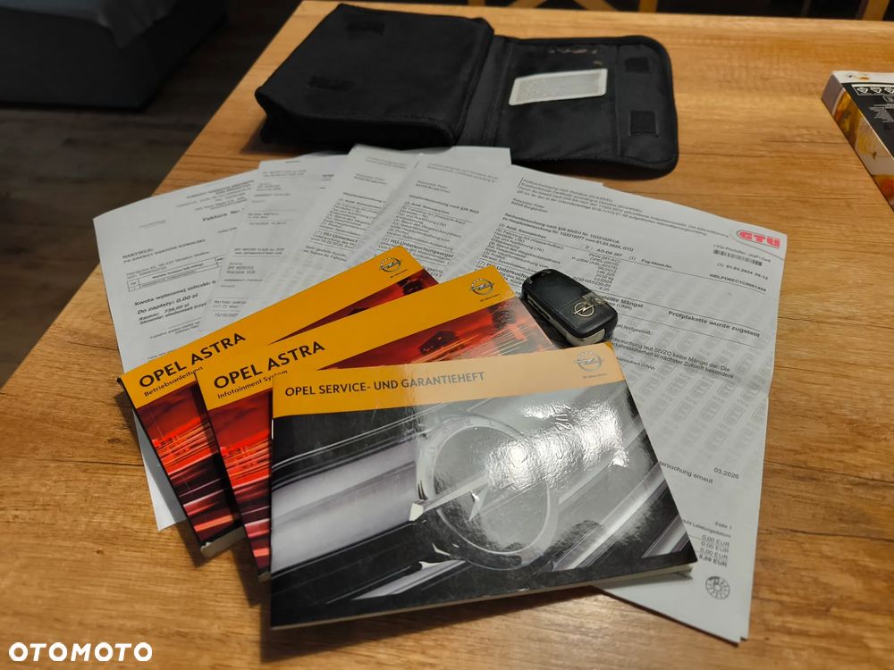 Opel Astra 1.4 Turbo 150 Jahre - 33