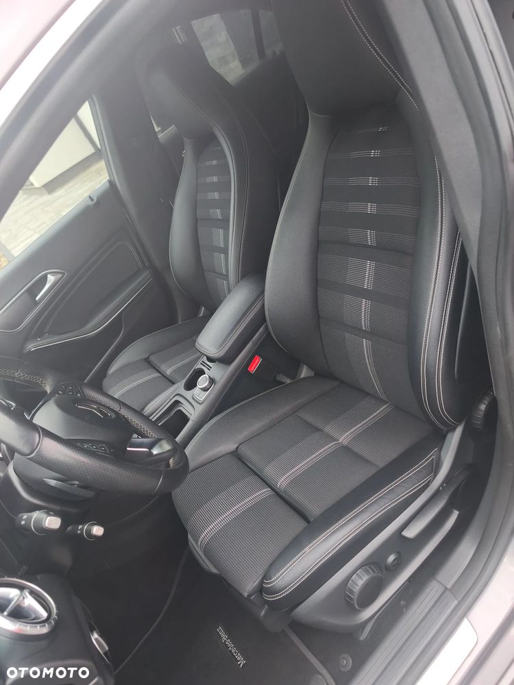 Mercedes-Benz CLA 180 7G-DCT AMG Line - 23