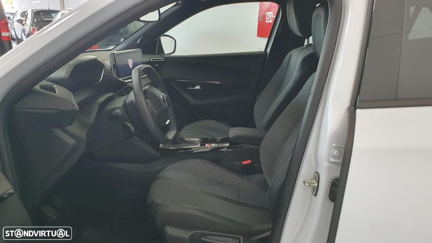 Peugeot 2008 1.2 PureTech Allure - 18