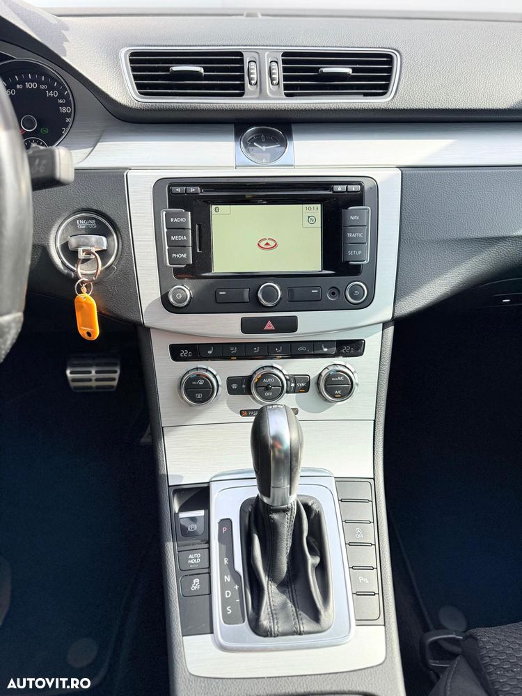 Volkswagen Passat 2.0 TDI DSG BlueMotion Technology R-Line - 19