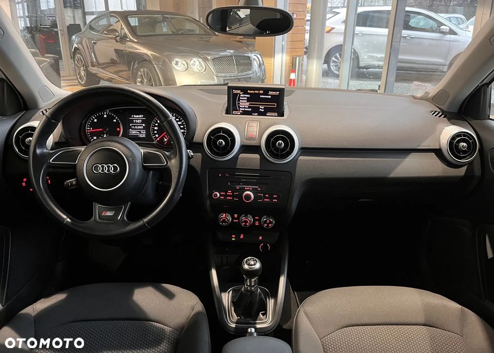 Audi A1 Sportback 1.6 TDI S line Sportpaket - 9