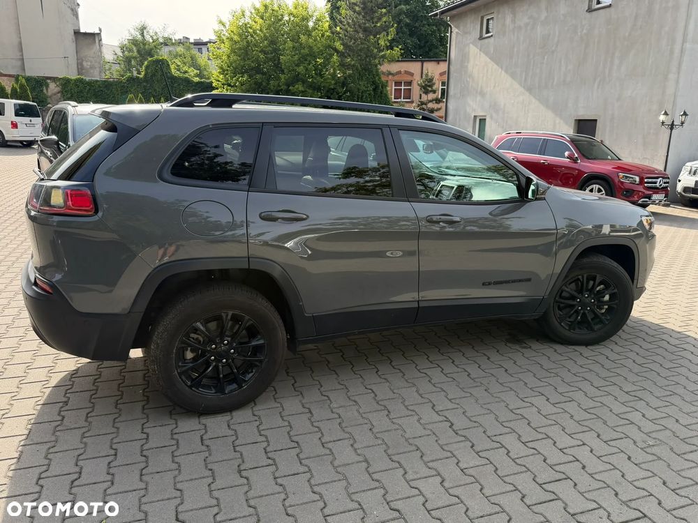 Jeep Cherokee - 8
