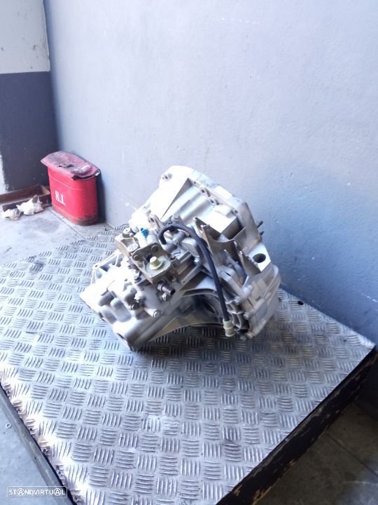 Caixa de 6 velocidades Renault Scenic II 1.9Dci 03-2006 ref: NDO 002 - 9