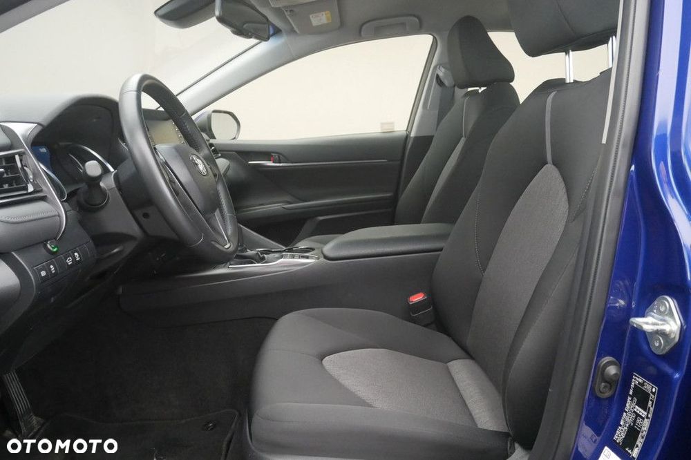 Toyota Camry 2.5 Hybrid Comfort CVT - 12