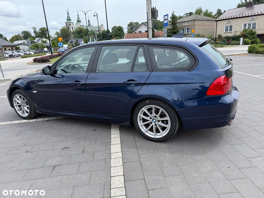 BMW Seria 3 318d DPF Touring Edition Lifestyle - 5