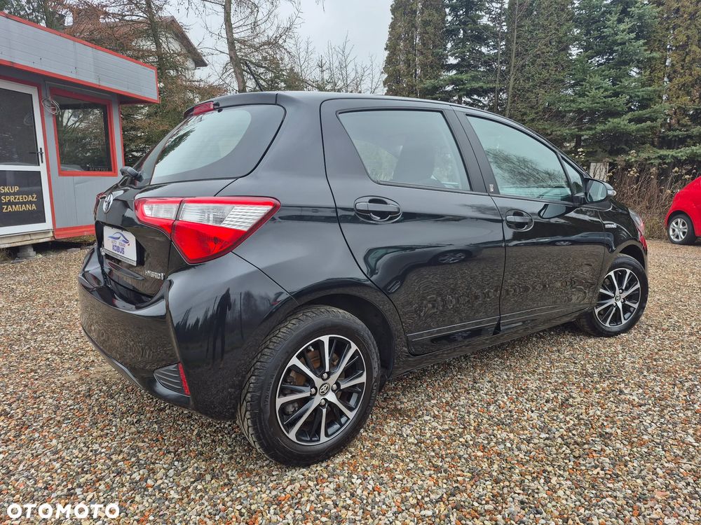 Toyota Yaris Hybrid 100 Premium - 6