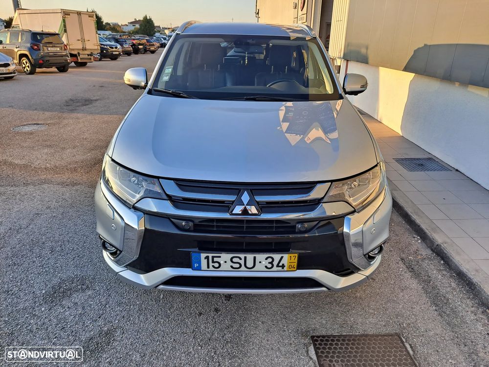 Mitsubishi Outlander - 2