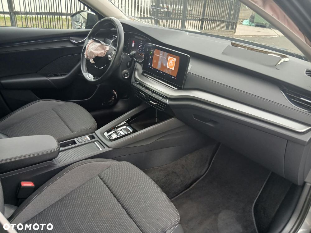 Skoda Octavia 2.0 TDI Sportline DSG - 20