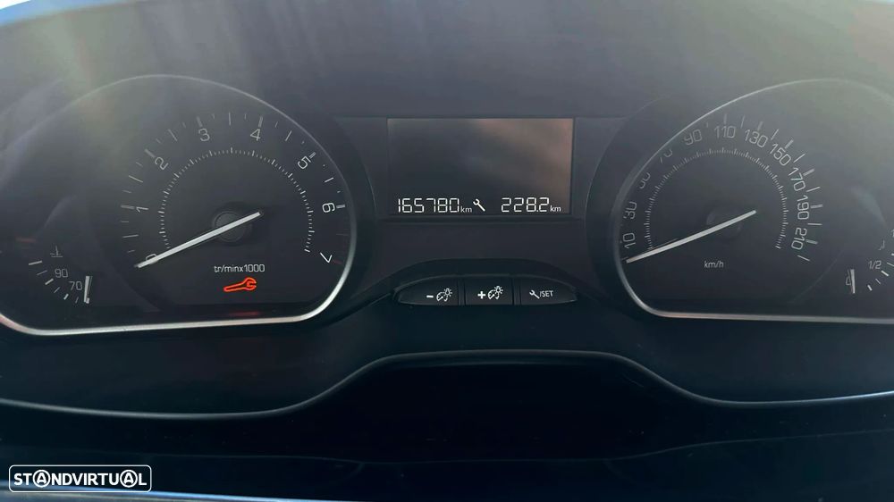 Peugeot 2008 1.2 PureTech Active - 14