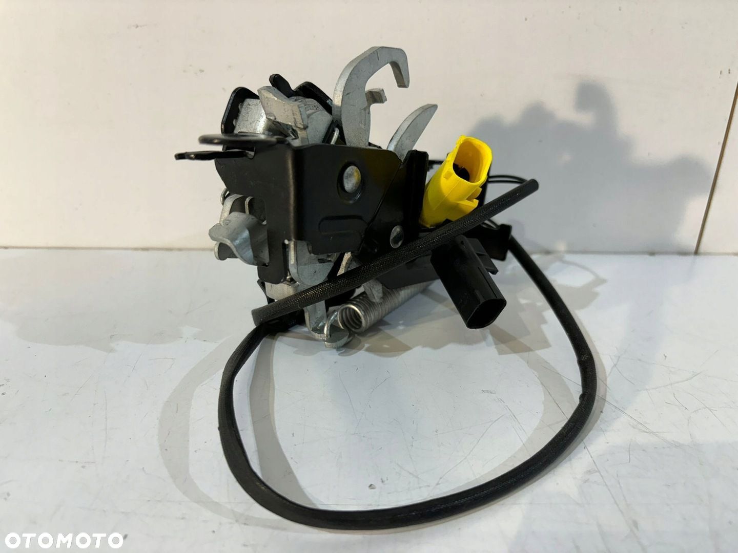 BMW G30 G32 G14 G29 Aktywny zamek maski L - 15460 - 1