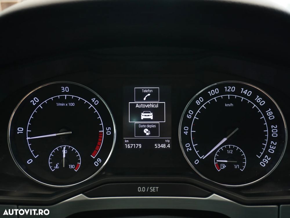 Skoda Superb 2.0 TDI 4x4 DSG Style - 37